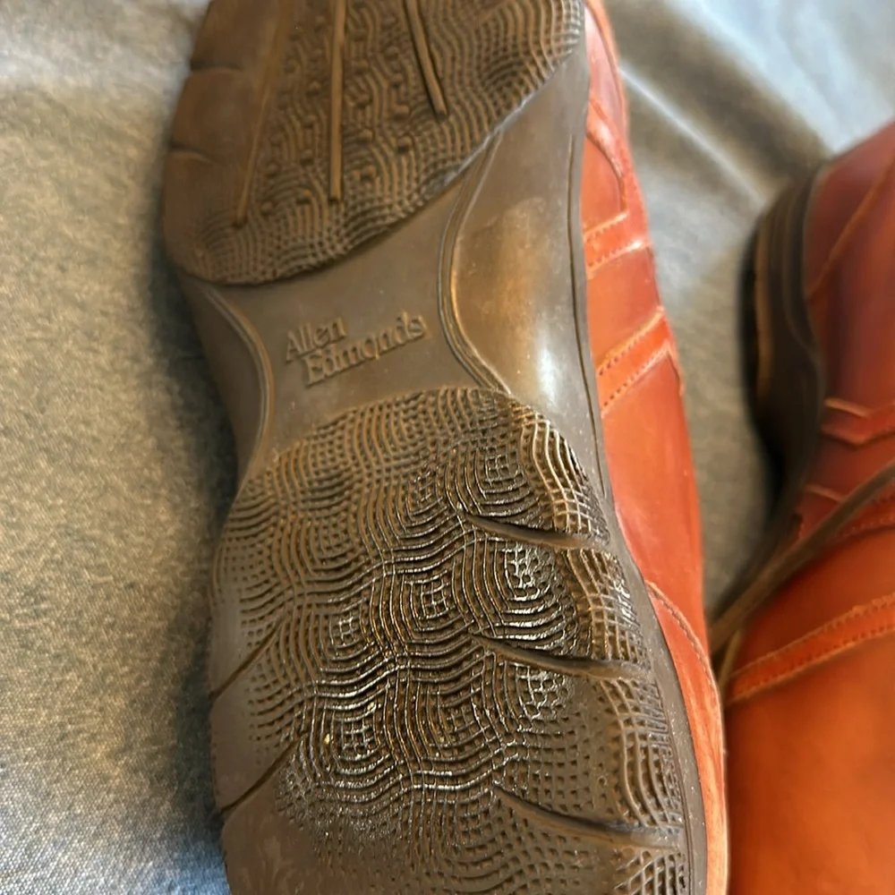 Allen Edmonds leather Traveler men’s Sneakers size 9 1/2
Price is firm - Picture 7 of 13